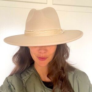 Forever 21 cream wide brim hat